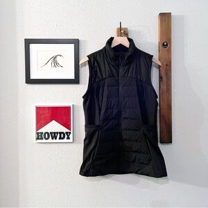$148 Lululemon Down for It All Puffer Vest in Black Size 10